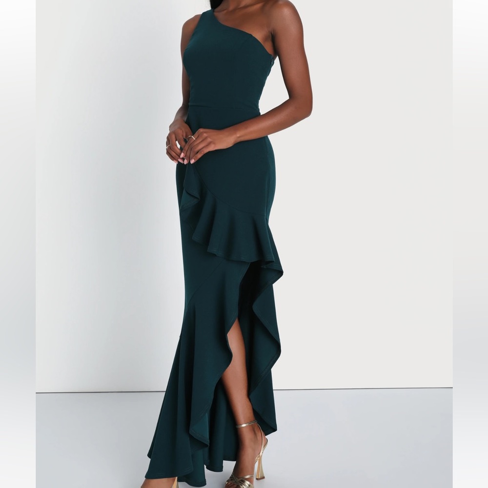 Emerald green midi dress by LuLu’s